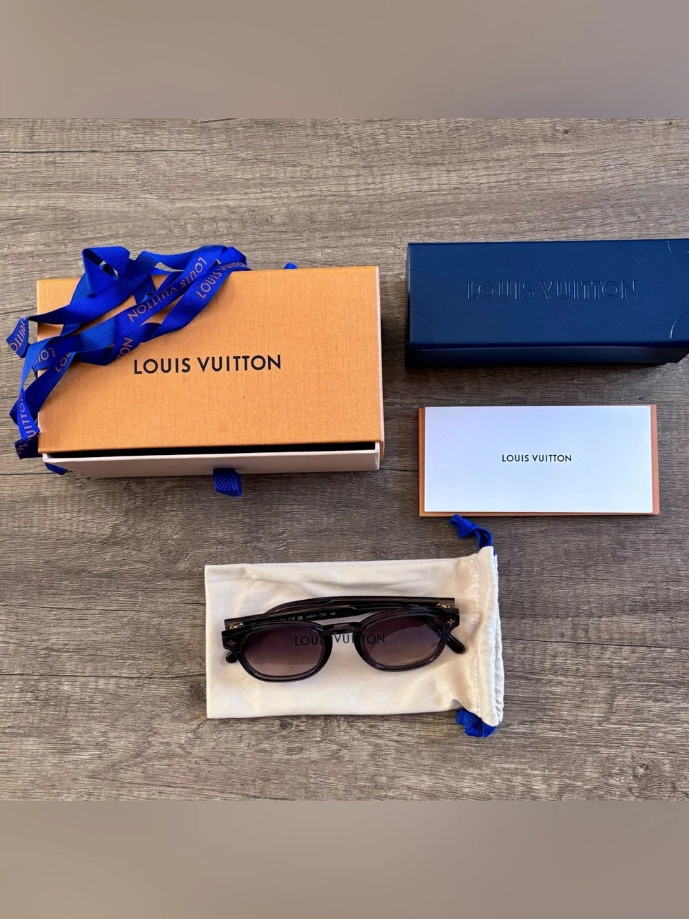 NWT LOUIS VUITTON Aura Pantos Sunglasses Z2808W